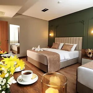 bayrak-grand-hotel.hotelstrabzon.net/
