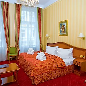 4* Hotel Opera